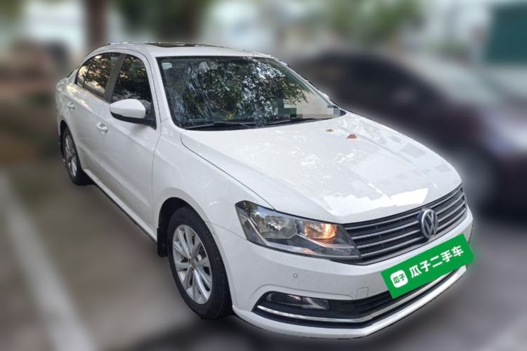 Used Volkswagen Lavida 2017 1.6L Manual Comfort Edition Front Right 45 Deg