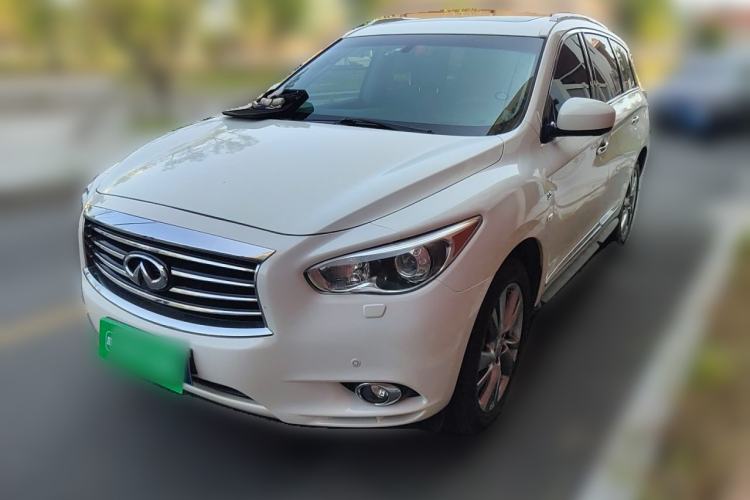 Used Infiniti QX60 Infiniti QX60, automatic dual-pane panoramic sunroof, 3.5-liter engine, seven seats.