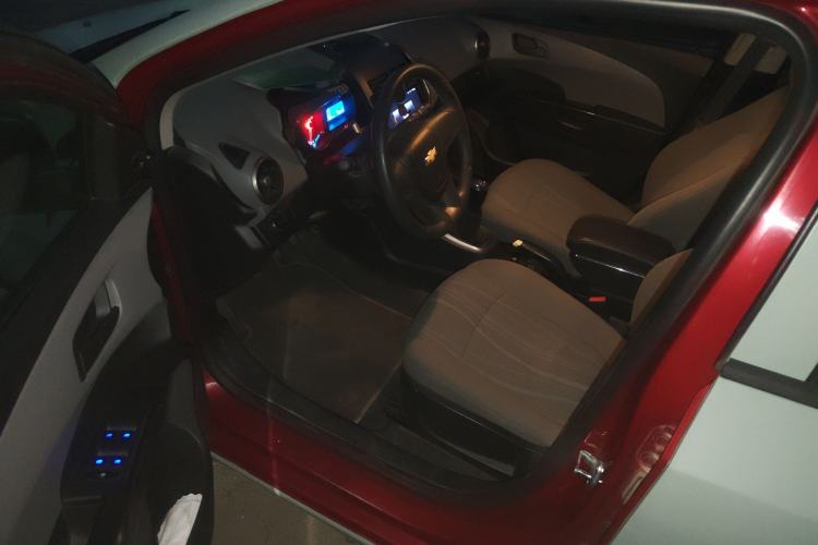 Used Chevrolet Aveo Sonic 2011 Sedan 1.4L MT SL
