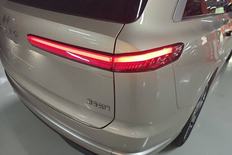 Used ONVO Luxeed L90 2025 Model—Max Six-Seater Version
