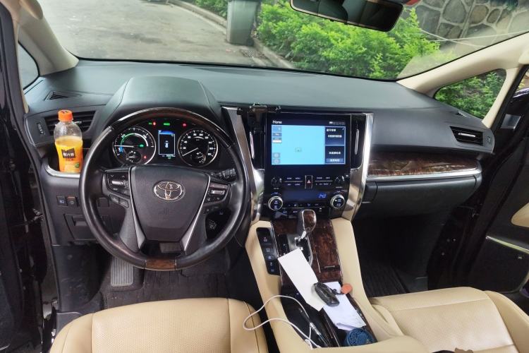Used Toyota Alphard 2021 Dual-Engine 2.5L Luxury Edition
