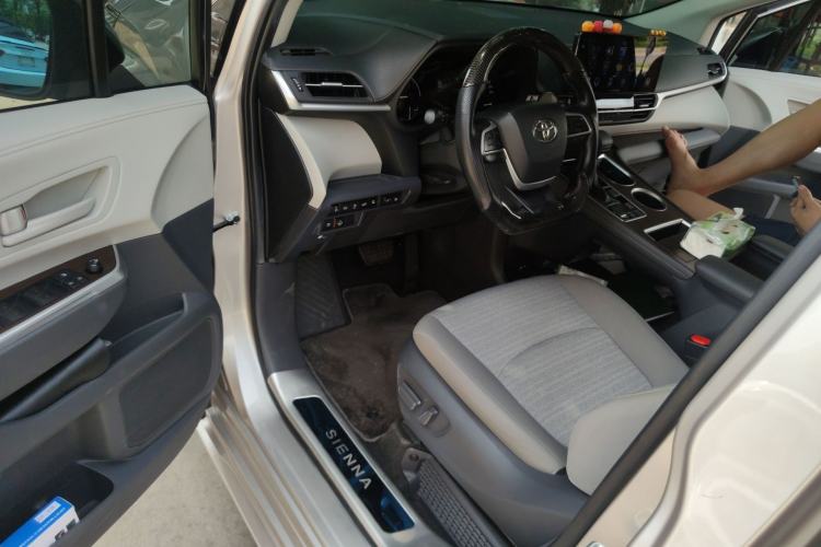 Used Toyota SIENNA 2021 2.5L Hybrid Comfort Edition