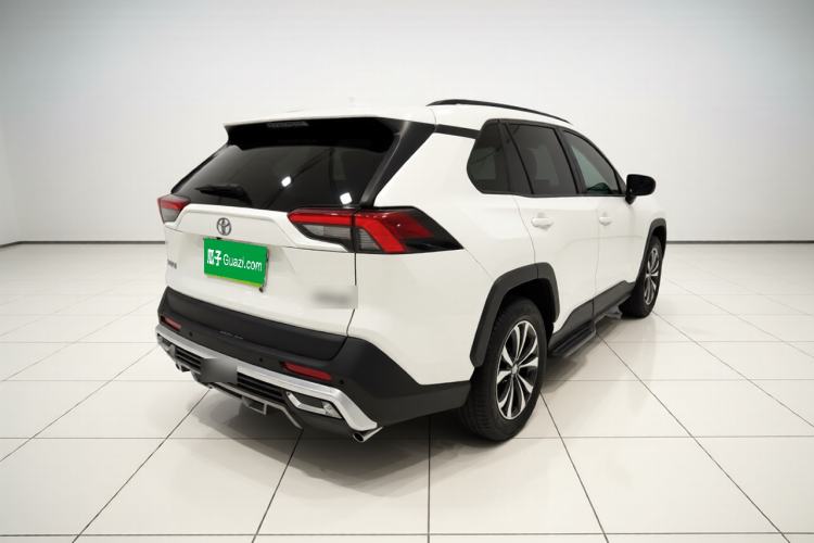 Used Toyota RAV4 2023 2.0L CVT Two-Wheel Drive Fashion Plus Edition
