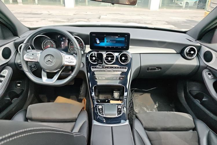 Used Mercedes-Benz C-Class 2019 C 260 Sport Edition 4MATIC Center Console