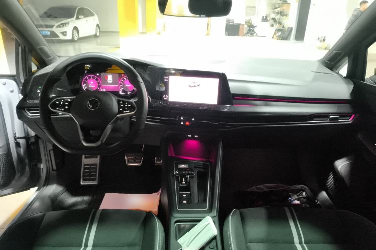 Used Volkswagen Golf 2021 280TSI DSG R-Line Center Console