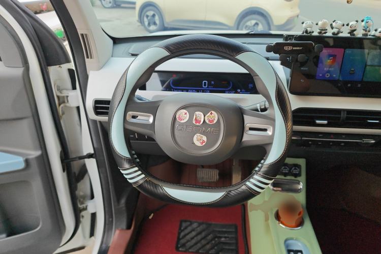 Used Geely Galaxy Panda 2023 Panda Mini 200km Endurance Bear Steering Wheel
