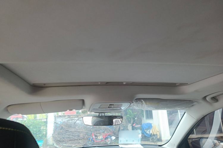 Used Roewe i5 2021 1.5L CVT Black Gold Edition