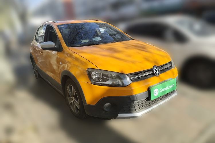 Used Volkswagen Polo 2012 1.6L Cross Polo MT Front Right 45 Deg