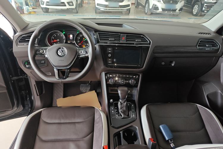 Used Volkswagen Tiguan L 2018 Facelift 330TSI Automatic Two-Wheel Drive Luxury Edition Center Console