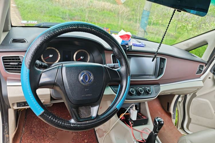 Used FORTHING Lingzhi 2018 M5L 1.6L 7-Seater Luxury Model Steering Wheel