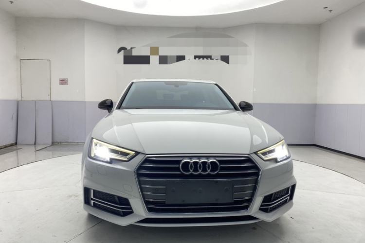 Used Audi A4L 2018 30th Anniversary Edition 40 TFSI Fashion Model
