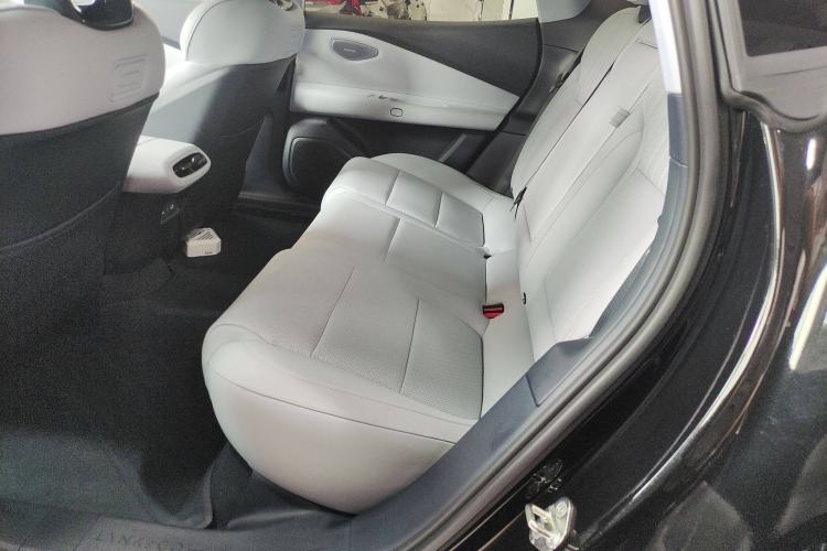 Used Lynk & Co Z10 2025 71 kWh 602 km Range Rear-Wheel Drive Pro