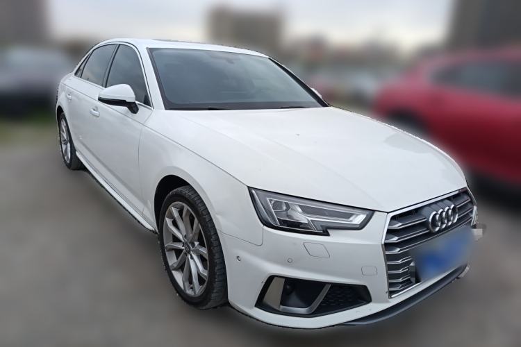 Used Audi A4L 2019 40 TFSI Fashion Edition China VI Emission Standard Front Right 45 Deg