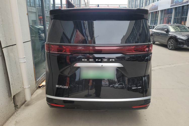 Used Denza D9 2022 DM-i 970 Four-Wheel Drive Flagship Model
