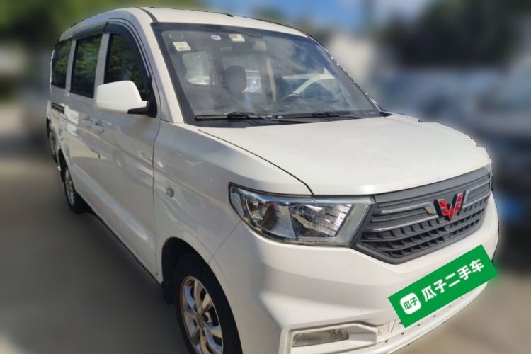 Used Wuling Hongguang V 2019 1.5L Enjoyment Version China VI LAR Front Right 45 Deg