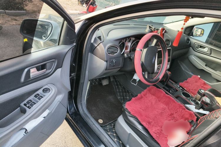 Used Ford Focus 2012 Hatchback Classic 1.8L Automatic Base Model
