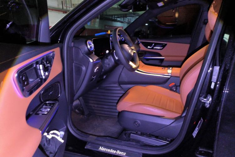 Used Mercedes-Benz GLC 2024 GLC 260 L 4MATIC Luxury Model 5 Seats Driver Seat