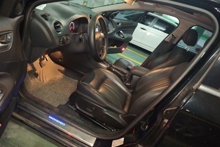 Used Ford Mondeo 2011 2.0L GTDi 200 Luxury Edition Left Front Seat