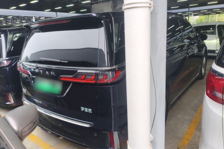 Used VOYAH Dream 2024 PHEV Extended-Range Premium Edition Rear Right 45 Deg