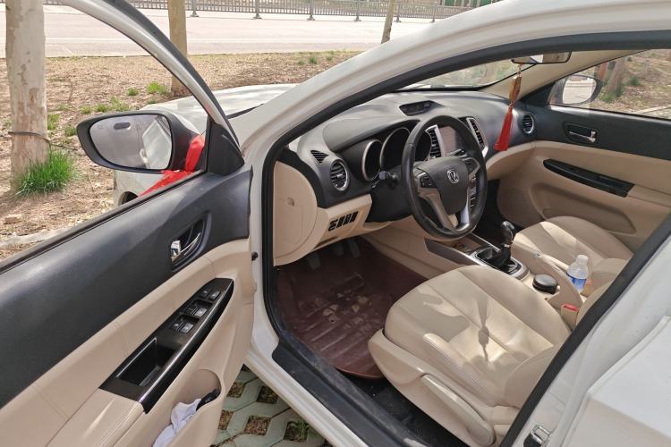 Used CHANGAN Eado 2015 1.6L Manual Luxury Model China IV Standard