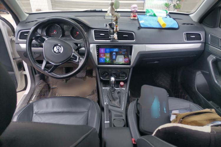 Used Volkswagen Lavida 2015 1.6L Automatic Comfort Edition Center Console