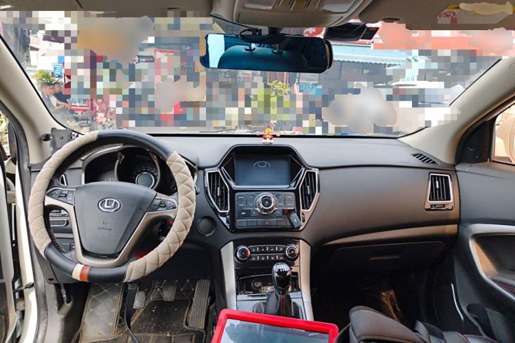 Used Huatai Santa Fe 2016 1.5T Gasoline Manual Two-Wheel Drive Elite Model