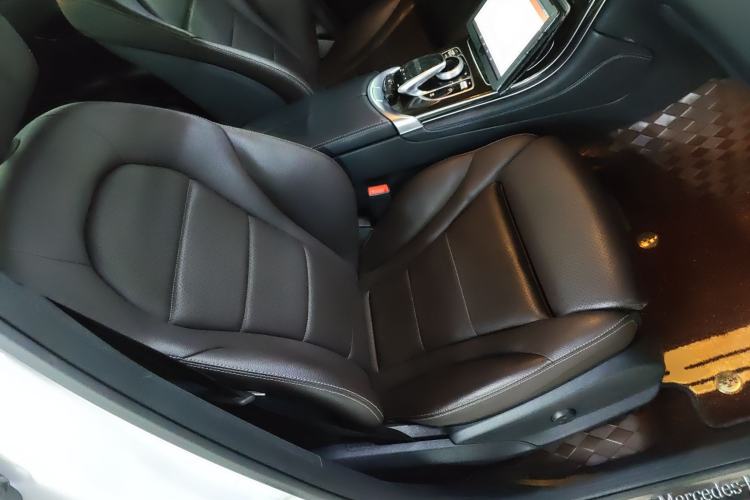 Used Mercedes-Benz GLC 2018 Facelift GLC 260 4MATIC Luxury Edition
