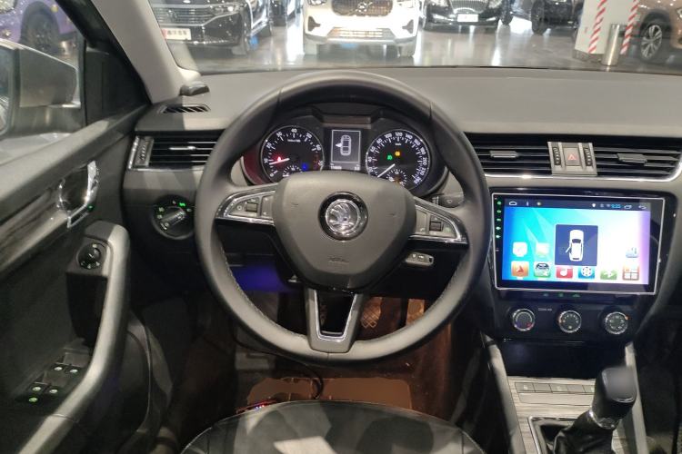 Used Skoda Octavia 2016 1.6L Manual Smart Drive Version
