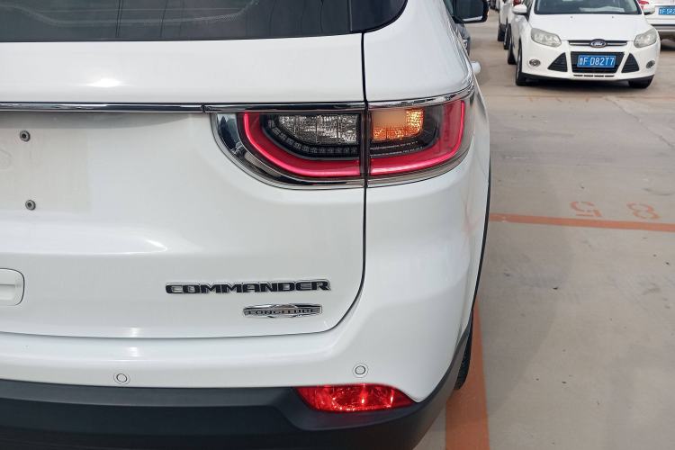 Used Jeep Commander 2018 2.0T Two-Wheel Drive Enjoyment Version China VI Emission Standard
