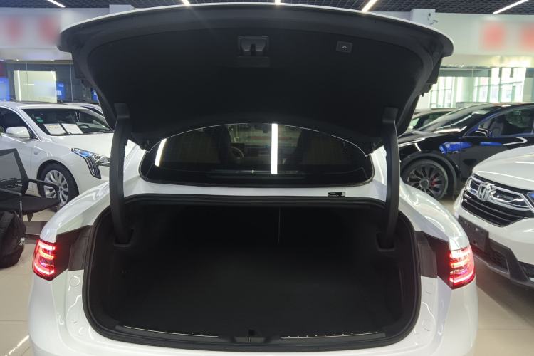 Used Hima Luxeed S7 2025 855 km Max Trunk