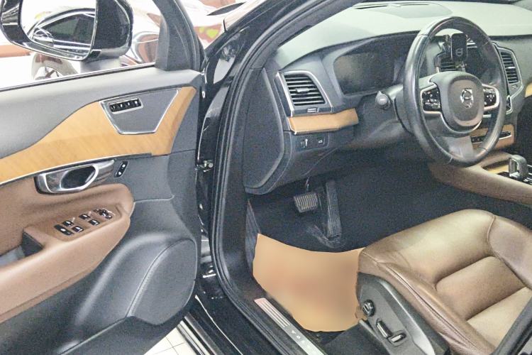 Used Volvo XC90 2021 B5 SmartDrive Luxury Edition 5-seater Driver Seat