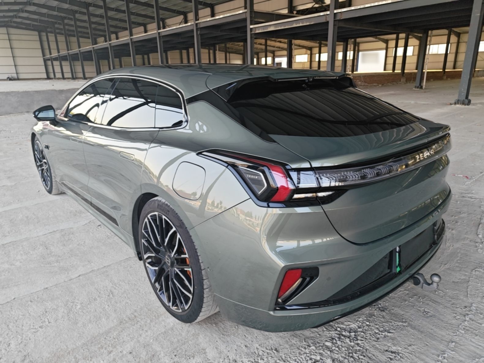 Zeekr 001 2024 YOU Edition 100 kWh All-Wheel Drive — снимка 4