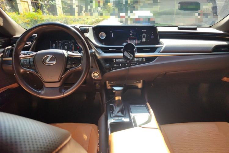Used Lexus ES 2018 200 Excellence Edition China V Standard
