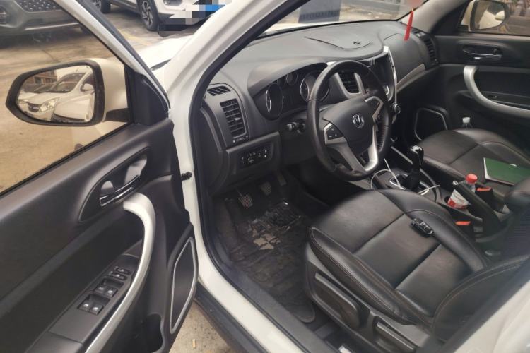 Used CHANGAN CS35 2015 1.6L Manual Luxury Model China IV Standard Driver Seat