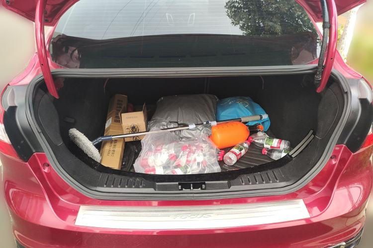 Used Ford Focus 2012 Sedan 1.6L Manual Comfort Model
