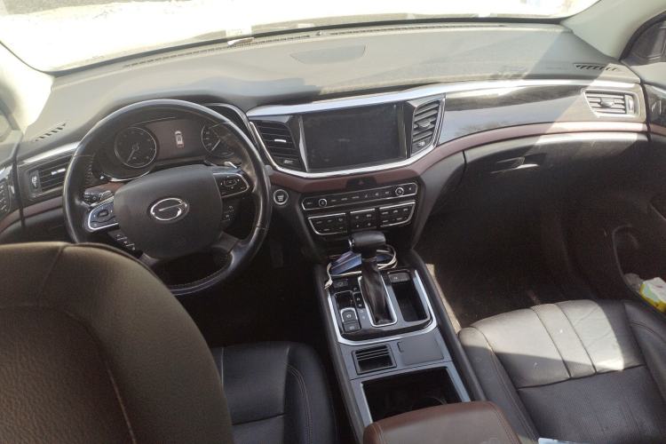 Used GAC Trumpchi GS8 2017 320T Two-Wheel Drive Luxury Smart Connectivity Version (7 Seats)
