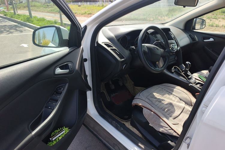 Used Ford Focus 2017 Hatchback 1.6L Manual Comfort Plus SmartDrive Edition Driver Seat