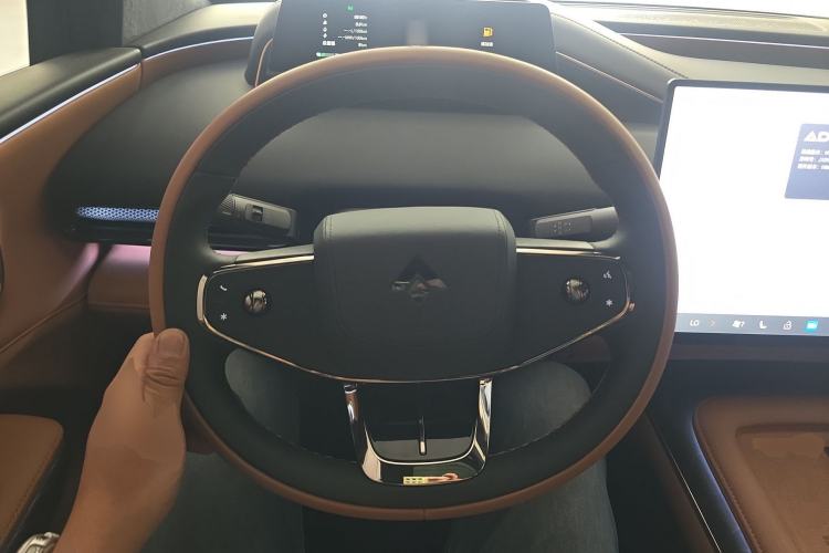 Used Hyptec HL 2025 Model Revised 350 Max Five-Seater LiDAR Edition Steering Wheel