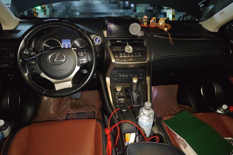 Used Lexus NX 2015 300h All-Wheel-Drive Fēngzhì Edition Interior 2