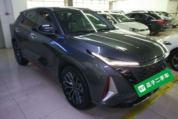 Used CHANGAN OSHAN Z6 2022 Blue Whale 1.5T DCT Smart Edition Front Right 45 Deg