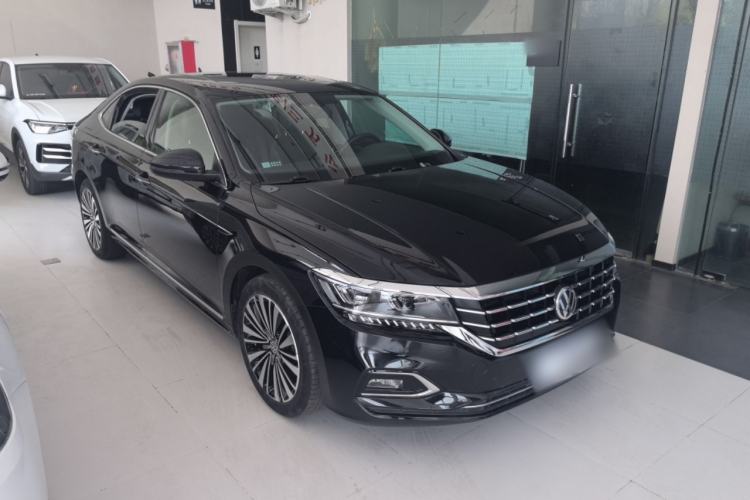 Used Volkswagen Passat 2020 Revised Version 330TSI Luxury Edition China VI Standard
