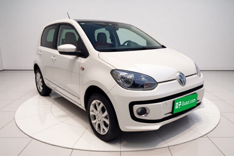 Used Volkswagen up! 2015 1.0L go high!
