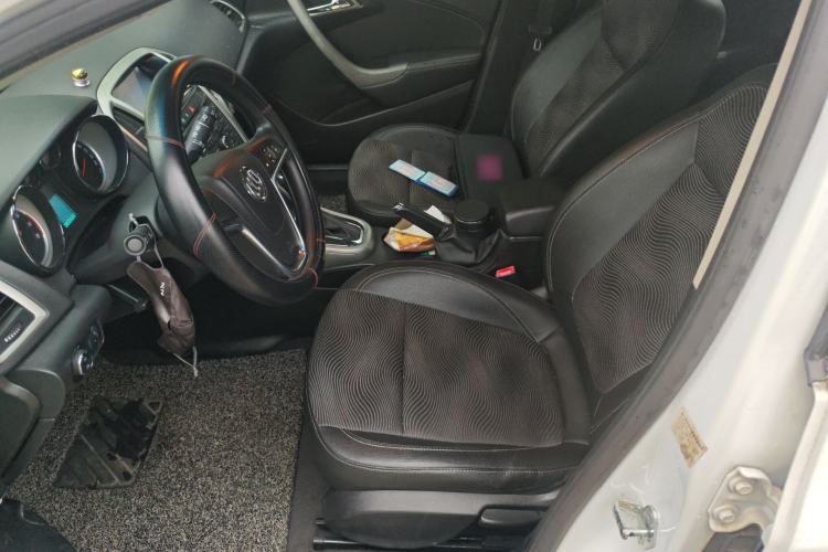 Used Buick GT 2014 XT 1.6L Automatic Fashion Edition Left Front Seat