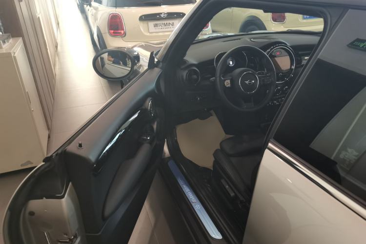 Used MINI MINI 2023 Updated 2.0T COOPER S Artist