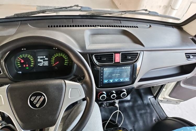 Used Foton Xiangling M New Energy 2023 M1 BYD Flatbed Cargo Box Center Console