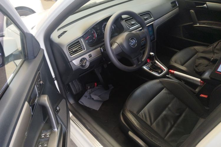 Used Volkswagen Lavida 2013 Restyled Classic 1.6L Automatic Comfort Edition Driver Seat