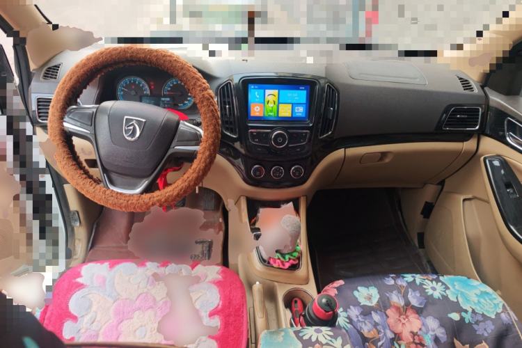 Used Baojun 730 2014 1.5L manual Comfort ESP version 7 seats
