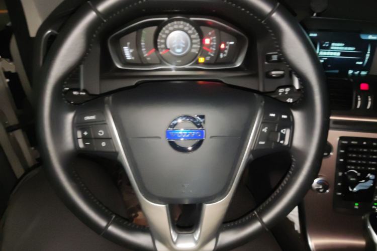 Used Volvo XC60 2017 T5 AWD Smart Upgrade Model