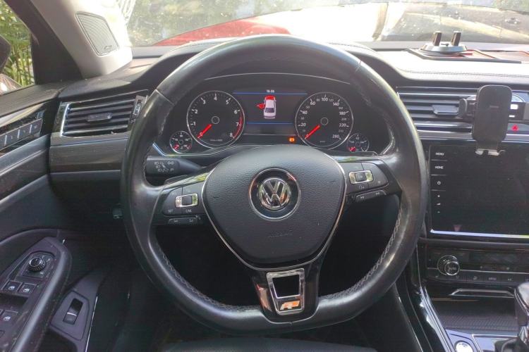 Used Volkswagen Phideon 2018 Revised Version 380TSI Two-Wheel-Drive Flagship Edition
