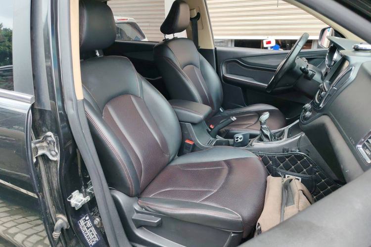 Used Baojun 560 2015 1.8L manual luxury version